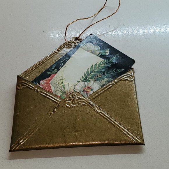 UNKNOWN Other - CHRISTMAS ORNAMENT DEPICTING AN ANTIQUE ENVELOPE
